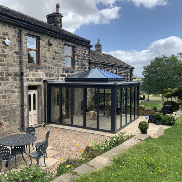 Alunet lantern and bifold